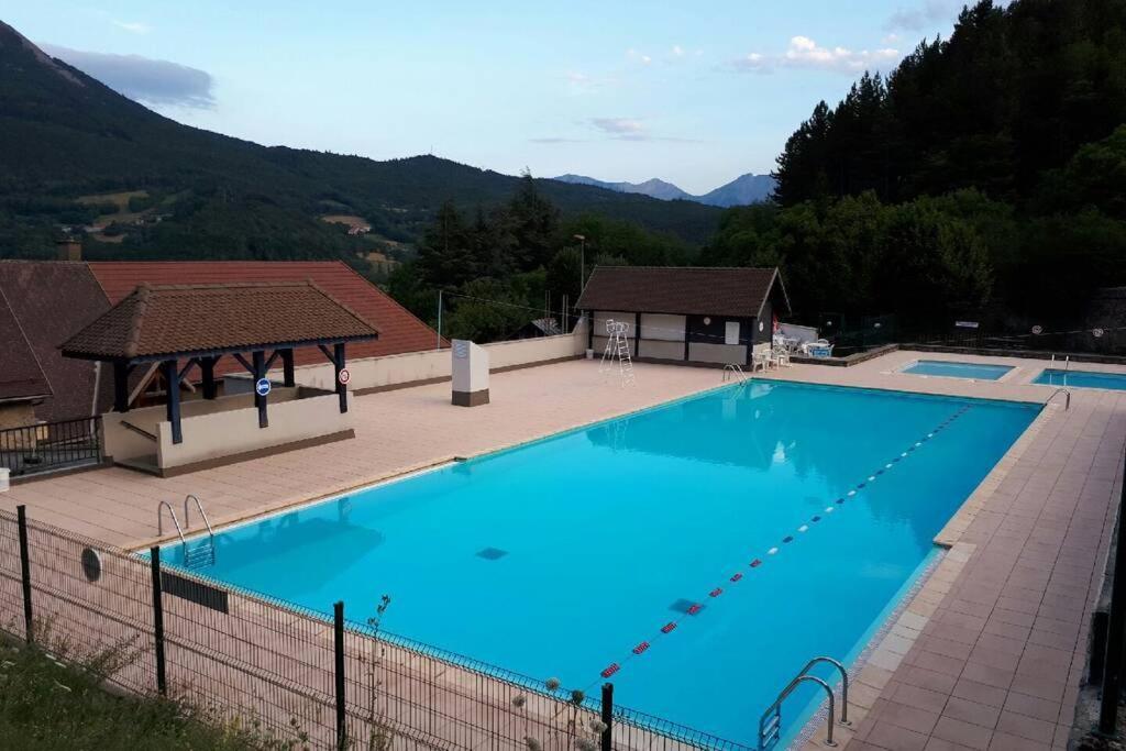 Gite "Entre Champsaur Et Valgodemard" Saint-Jacques-en-Valgodemard 外观 照片
